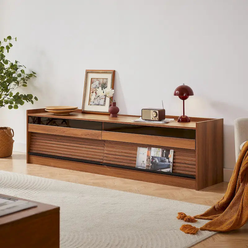 Meuble TV moderne avec tiroirs, chargeurs intégrés et éclairage LED d'ambiance