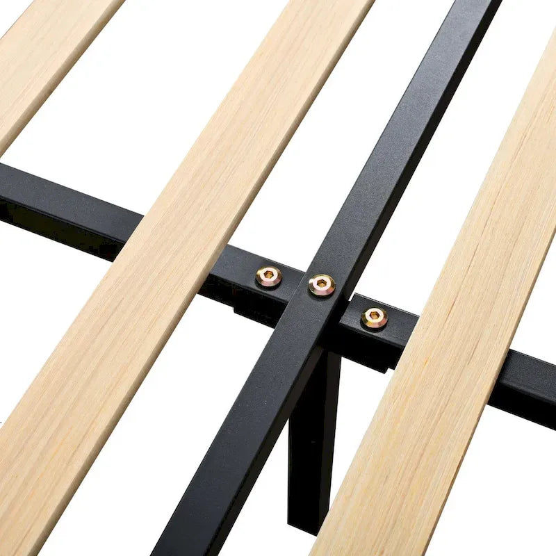 Lit plateforme pleine grandeur tapissé de velours, deux prises et ports de chargement USB des deux côtés, deux oreillers de chevet, étagères de rangement