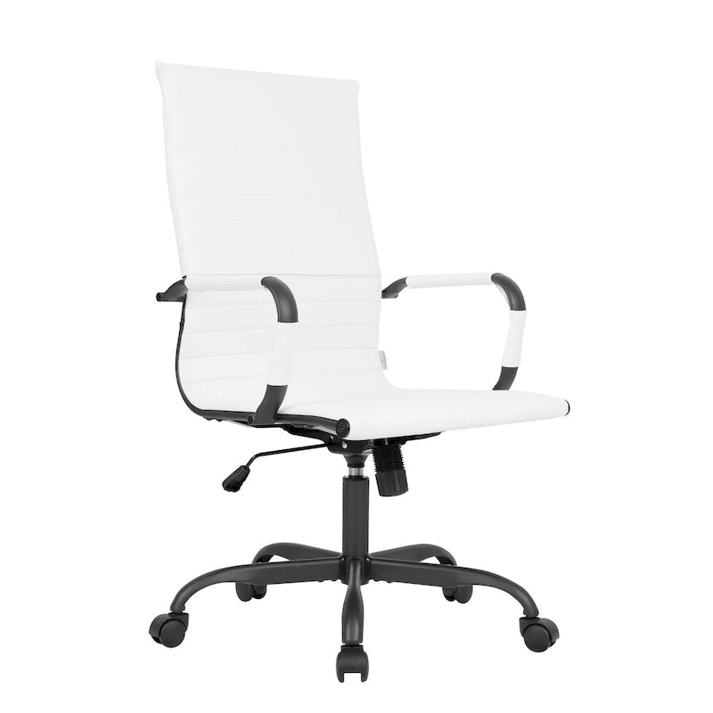Chaise de bureau pivotante à dossier haut en cuir nervuré réglable avec piètement en métal noir
