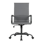 Chaise de bureau pivotante à dossier haut en cuir nervuré réglable avec piètement en métal noir